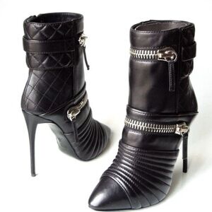 Elegant Black Quilted Ankle Boots